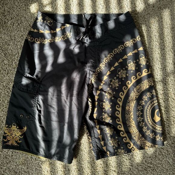 Y2K Quicksilver Gold Tribal Skull Print Board Shorts - Picture 3 of 10